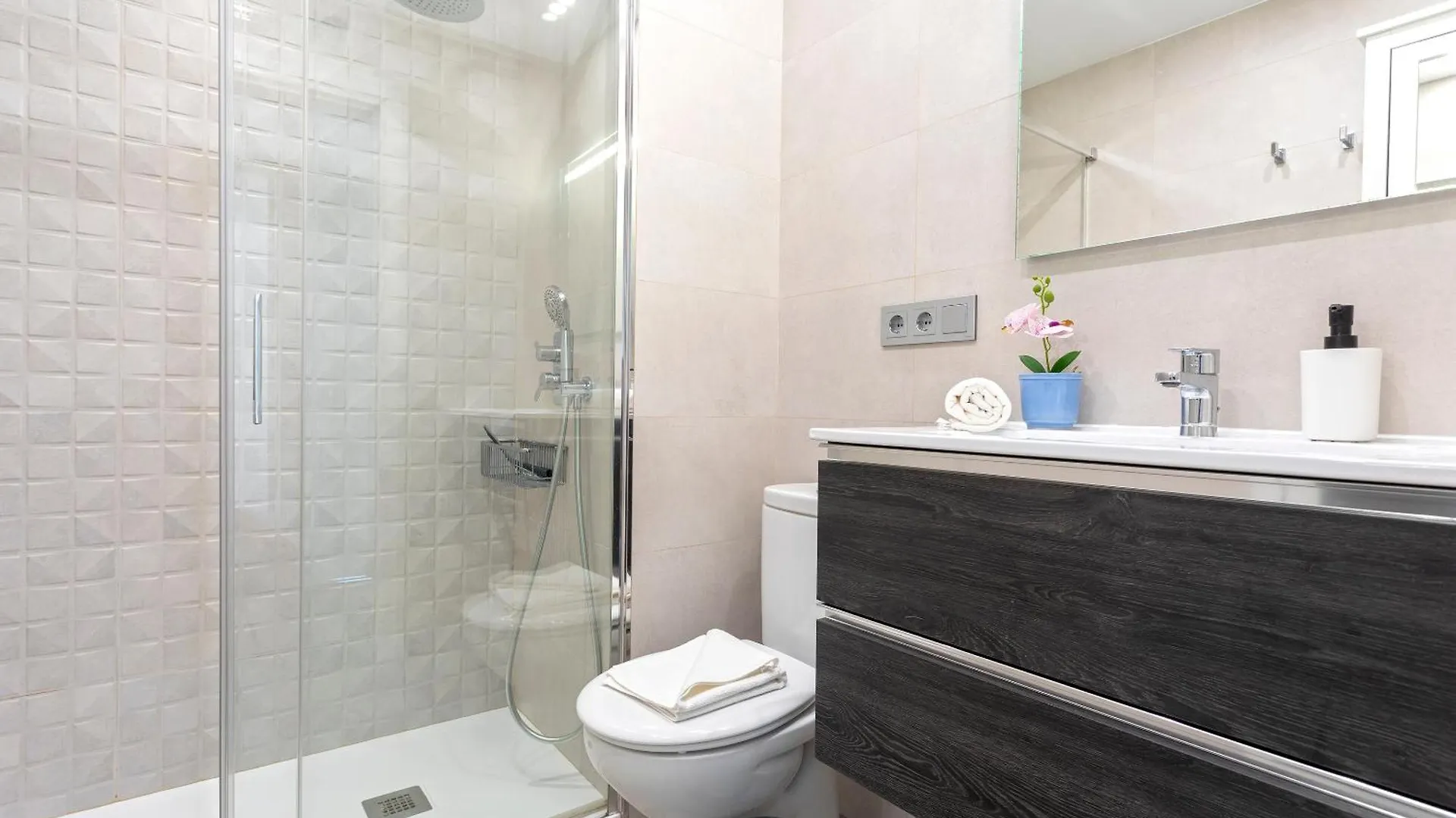Mrapartment Centre&Beach Airport&Train Malaga 0*,  Spain