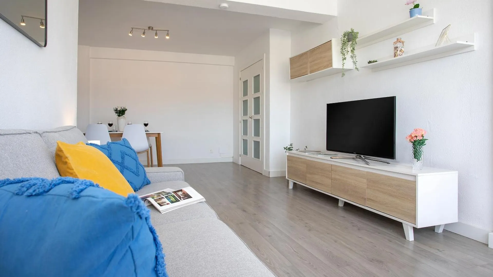 Mrapartment Centre&Beach Airport&Train Malaga Apartment
